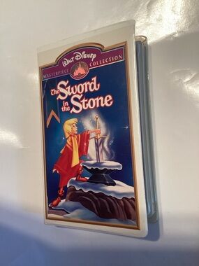 Walt Disney Masterpiece Collection VHS tape of The Sword in the Stone (1998)